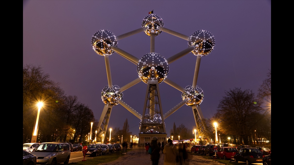 05-John Valgaeren-Atomium by night