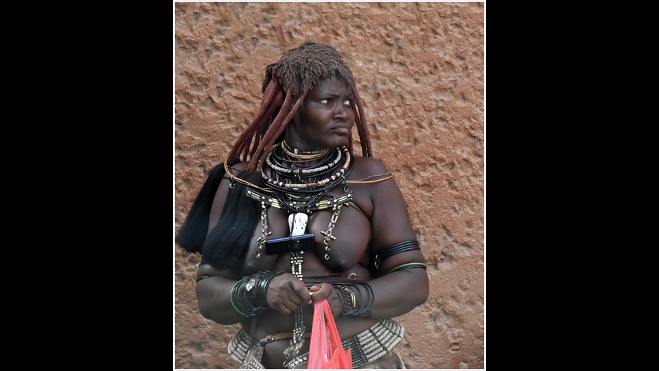 27-Luc Beckers-Himba vrouw